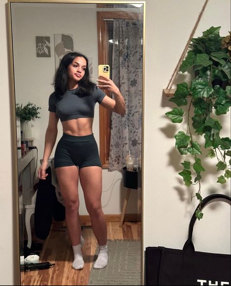 Modele Fitness, Trening Fitness, Cute Gym Outfits, Gym Fits, Workout Fits, Body Workout Plan, Fitness Inspiration Body, Body Motivation, Gym Inspiration