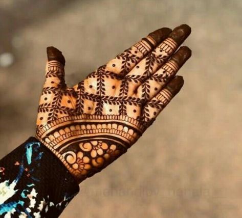 Dulhan Mehndi Designs Boys, Boys Mehendi Design Simple, Mehandi Designs For Men Hands, Palm Mehndi Design For Men, Simple Mehndi Designs For Men, Mehndi Designs For Boys Wedding, Mehendi Design For Groom Hand Palm, Mehendi Designs For Men Hands, Boys Mehandi Design For Wedding