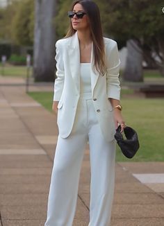 White Suits For Women Classy, White Blazer Outfit Work, Formal Suits For Women, Aesthetic Mafia, White Blazer Outfits, Stylish Work Attire, Woman Suit Fashion, Stylish Work Outfits, Classy Casual Outfits