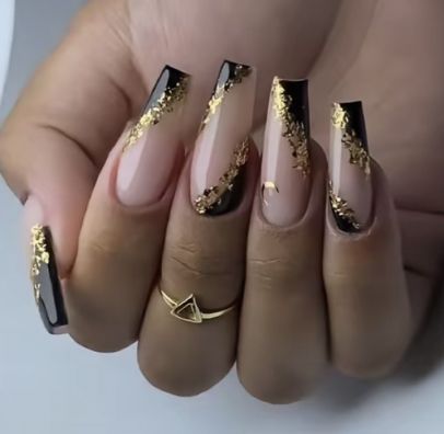 Black And Gold Geometric Nails, Black Nude Gold Nails, Black And Gold Nails Short Simple, Nails To Match Black And Gold Dress, Party Nails Designs Birthday, Gold Flowers Nails, New Year Nails Black And Gold, Black And Gold Graduation Nails, Gold And Black Nails Short