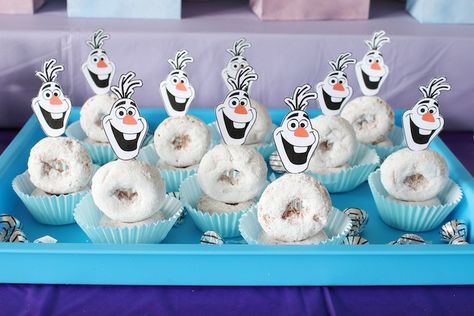 Frozen Birthday Party Food, Frozen 2 Birthday, Frozen 3rd Birthday, Disney Birthday Party Ideas, Frozen Birthday Party Cake, 2 Birthday Party, Frozen Birthday Party Decorations, 4de Verjaardag, Elsa Birthday Party