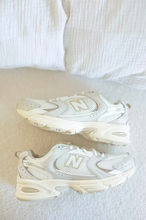 Nb Sneakers Women, Chunky New Balance Outfit, New Balance Chunky Sneakers, Everyday Sneakers Women Casual, Everyday Shoes Womens Casual, New Balance Running Sneakers, Cute Chunky Sneakers, Neutral New Balance Shoes, Chunky Tennis Shoes Outfit