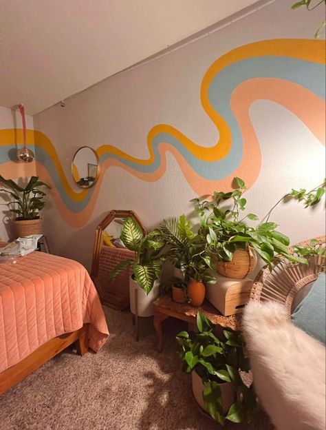 Honeycomb Wall Paint, Painted Lines On Wall, Bedroom Wall Designs Paint Ideas Simple, Cute Accent Wall Ideas Bedroom, Accent Wall Squiggle, Long Wall Painting Ideas, Funky Bedroom Wall Paint Ideas, Aesthetic Room Wall Color, Murals In Bedrooms