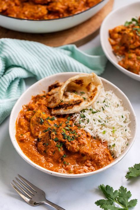 Chicken Tikka Masala with Vegetables Homemade Chicken Tikka Masala, Creamy Tikka Masala, Chicken Curry Aesthetic, Chicken Curry Photography, Luxury Food Dinners, Chicken Tiki Masala, Indian Curry Chicken, Chicken Tikka Curry, Vegetable Tikka Masala