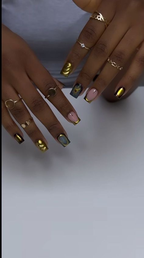 Short Gel Nail Designs Dark Colors, Short Set Nails Black Women, Corporate Baddie Nails, Colorful Short Acrylic Nails, Chrome Short Square Nails, Short Square Nails Design Ideas 2024, Clear And Gold Nails, Nail Ideas Short Simple, Real Nails Manicure Ideas