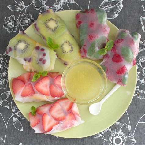 Recipes With Rice Paper, Fruit Spring Rolls, Vegan Spring Rolls, Spring Rolls Recipe, Spring Roll Recipe, Twisted Recipes, Spring Roll, Nutella Recipes, Mango Juice