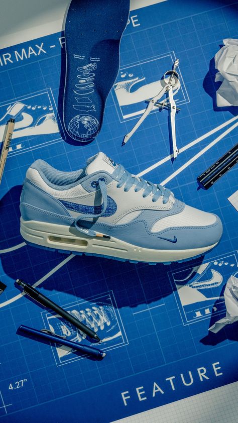 Nike Shoe Blueprint, Nike Air Max 1 Blueprint, Nike Air Max Poster, Air Max Wallpaper, Sneaker Photography, Nike Photography, Sneaker Website, Shoe Advertising, Shoe Poster