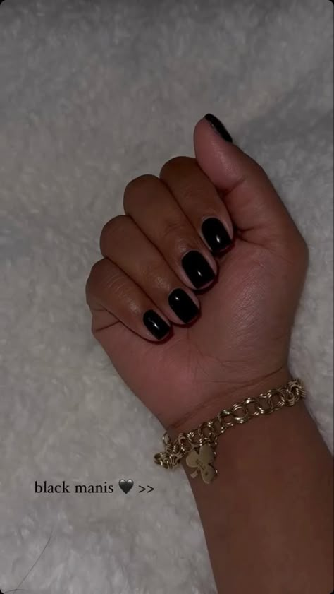 Black Nails No Acrylic, Black Manicure And Pedicure, Black Nails Natural Short, Black Gel Manicure Short, Gel Manicure Black Women, Black Nails On Black Woman, Shirt Black Nails, Short Nail Ideas Black Women, Black Nails Natural