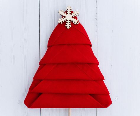 Holiday Tree Napkin Fold Christmas Napkin Folding Tutorials, Party Table Food, Tree Napkin Fold, Christmas Table Decorations Ideas, Christmas Tree Napkin Fold, Folded Napkins, Christmas Tree Napkin, Christmas Napkin Folding, Traditional Christmas Dinner