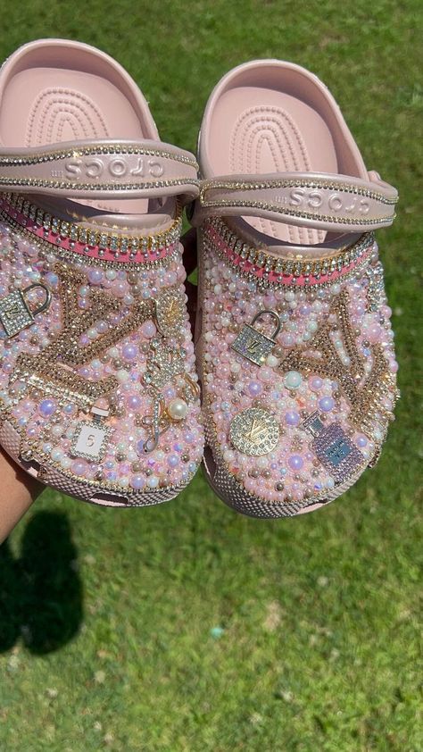 Baddie Crocs, Customized Crocs Shoes, Croc Decor, Blinged Crocs, Crocs Custom, Bedazzled Crocs, Designer Crocs, Croc Ideas, Crocs With Charms