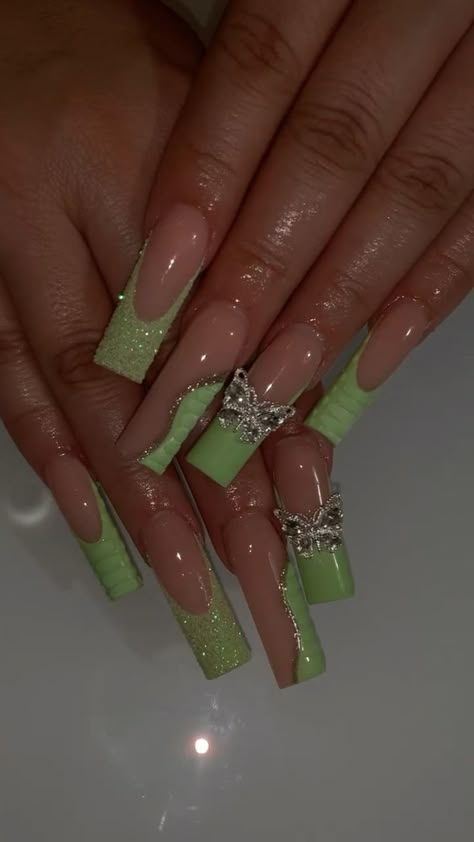 Coffin Acrylic Nails On Black Women, Hbcu Homecoming Nails, Medium Length Nails Birthday, Olive Green Birthday Nails, Mint Green Nails Black Women, Hbcu Nails, Nails For Eid, Birthday Nails Green, Green Hoco Nails