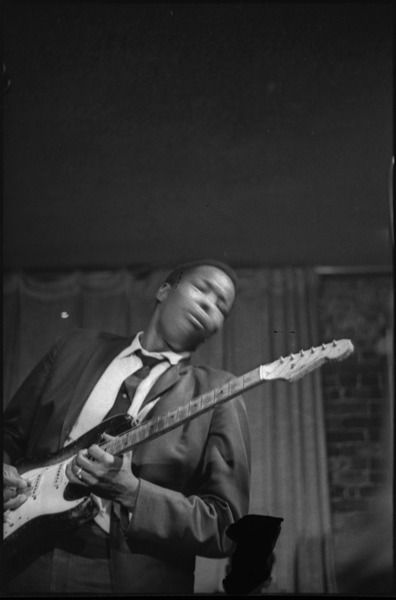 Buddy Guy and his Bluesband at Club 47: Buddy Guy with guitar, December 1967? Guy With Guitar, Steve Ray Vaughan, Cadillac Records, Willie Dixon, Howlin Wolf, Guitar Man, Blue Song, Buddy Guy, Slim Jim