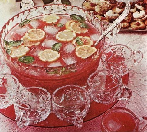 Cranberry Champagne Punch, 70s Dinner Party, Wedding Punch, Holiday Champagne, 70s Food, 70s Party Theme, Champagne Punch, 70s Party, Party Punch