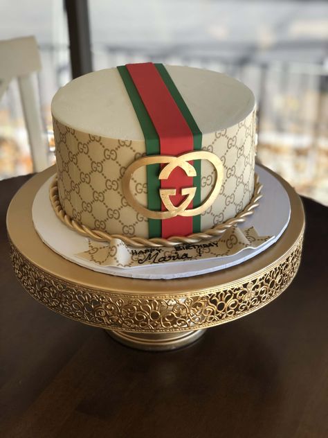 Birthday Cakes - David's Custom Cakes Gucci Cake Ideas, Gucci Birthday Cake, Louis Vuitton Cake, Gucci Cake, Tårta Design, Cupcakes Design, Torte Creative, Chanel Cake, Royal Cakes