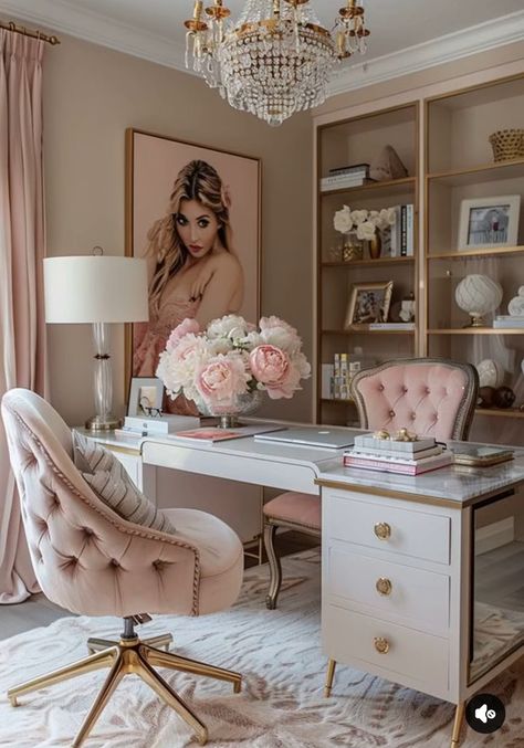 Boss Woman Office Decor, Boss Babe Home Office, Gorgeous Home Office, Romantic Office Decor, Boujee Office, Pink Office Aesthetic, Pink Office Ideas, Pink Gold Office, Feminine Home Office Classy