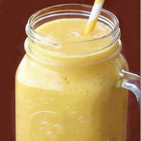 Healthy banana and pineapple smoothies help with acid reflux. Acid Reflux Smoothie, Stomach Relief, Blendtec Recipes, Healthy Tricks, Blender Drinks, Gerd Diet, Smoothies Vegan, Resep Smoothie, Ginger Smoothie