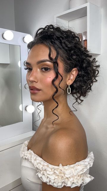 Olivia Calabio Scanu 🧡 on Instagram: "Recreating this messy low bun I found on Pinterest ✨Thoughts?  . #curlyhair #curlygirl #curls #hairstyle #tutorial #bridal" Bride Hairstyles For Natural Curly Hair, Right Curls Hairstyles, Curly Wedding Updo With Veil, Wedding Hairstyles With Glasses, Curly Updos For Wedding, Updo Curly Hair Wedding, Pulled Back Wedding Hair Half Up, Messy Curly Wedding Hair, Curly Hair On Wedding Day