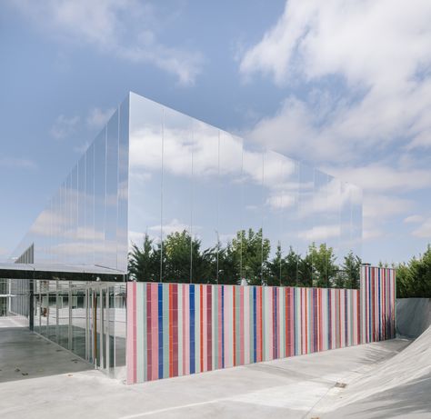 Gallery of The Almost Invisible School / ABLM arquitectos - 3 Mirror Facade, Mirror Architecture, School Facade, Arch Exterior, Glass Architecture, Tile Cladding, Creative Architecture, Museum Architecture, Tile Inspiration