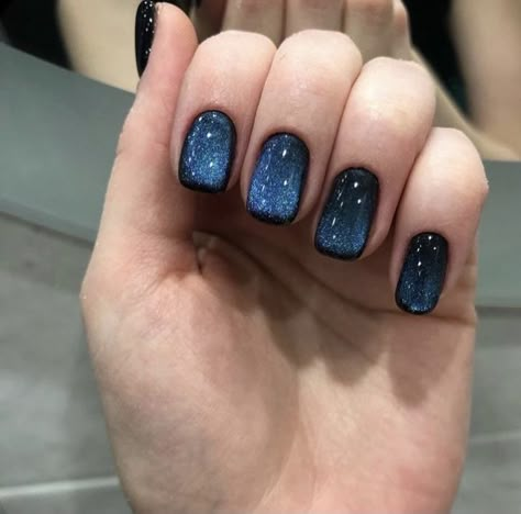 Magnetic Short Nails, Cat Eye Sns Nails, Galaxy Nails Cat Eye, Midnight Sky Nails, Black Opal Nails, Navy Blue Cat Eye Nails, Navy Nail Art, Nail Design Glitter, Art Designs Ideas