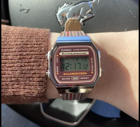 Casio Digital, Casio Vintage, Retro Watches, Leather Strap Watch, Funky Jewelry, Jewelry Lookbook, Dream Jewelry, Mode Inspiration, Pretty Jewellery