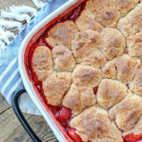 Strawberry Cobbler is a HIT for all your summer parties - get the recipe at barefeetinthekitchen.com Strawberry Cobbler Recipe, Strawberry Cobbler Recipes, Strawberry Rhubarb Cobbler, Rhubarb Cobbler, Southern Peach Cobbler, Strawberry Cobbler, Blackberry Cobbler, Strawberry Shortcake Recipes, Cobbler Recipe