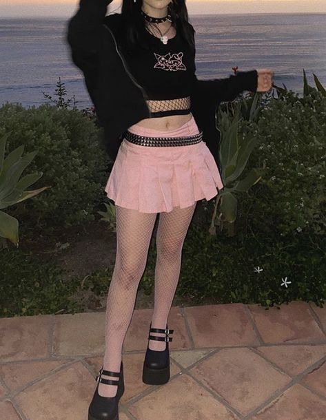 Pastel Goth Outfits, Egirl Fashion, Egirl Outfits, Pastel Goth Fashion, Alt Outfits, Aesthetic Grunge Outfit, Alt Fashion, Aesthetic Icon, Alternative Outfits