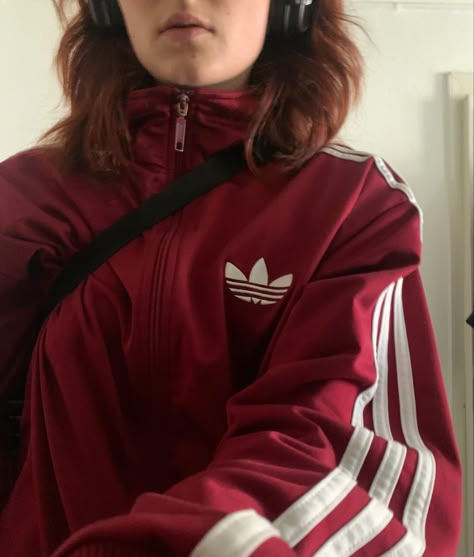 Scarlet Benoit, Look 80s, Looks Adidas, Adidas Girl, Red Adidas, Swaggy Outfits, 가을 패션, Casual Style Outfits, Dream Clothes