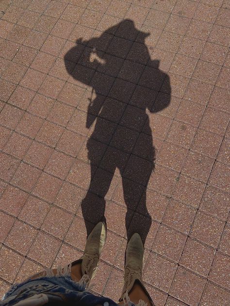 Shadow in Nashville #boots #aesthetic Nashville Tennessee Living, Downtown Nashville Aesthetic, Nashville Aesthetic Pictures, Nashville Girls Trip Aesthetic, Bikeriders Aesthetic, Nashville Photo Ideas, Nashville Picture Ideas, Nashville Tennessee Aesthetic, Run Rose Run