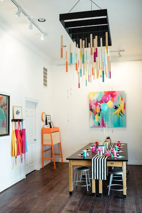 Colorful Art Studio, Garage Art Studio, Childrens Art Studio, Art Studio Decor, Creative Studio Space, Classroom Interior, Design Studio Workspace, Kids Art Studio, Studio Workspace