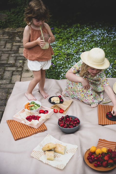 Picnic Kids Ideas, Family Picnic Ideas, Picnic Ideas For Kids, Picnic With Kids, Picnic For Kids, Picnic Moodboard, Toddler Picnic, Picnic At Home, Aesthetic Outfits Hijab