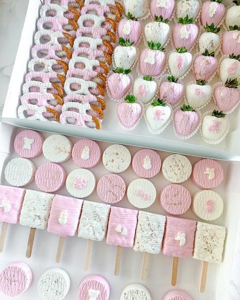 Pink And White Candy Table, Dessert Treat Boxes Ideas, Strawberry Baby Shower Desserts, Baby Shower Girl Desserts, Baby In Bloom Baby Shower Dessert Table, Deserts For Birthday Parties, Pink Baby Shower Dessert Table, Baby Shower Sweet Treats, Baby In Bloom Treats