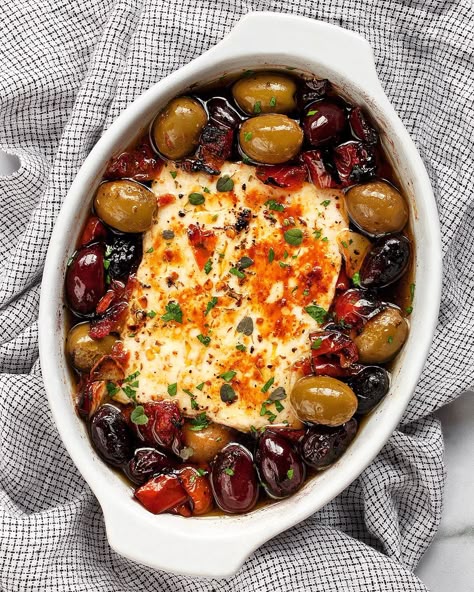 Baked Feta Recipe, Tomato Bake, Nye 2024, Chickpea Spinach, Baked Feta, Feta Recipes, Salad Appetizer, Baked Tomatoes, Feta Pasta