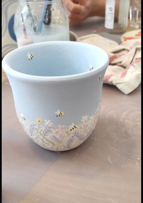 Ice Cream Bowl Painting Ideas, Cute Painted Pottery Ideas, Cottage Core Pottery Painting, Creative Pottery Painting, Bubble Plate Ceramic, Bunny Pottery Painting, Pottery Inspo Simple, Mug Underglaze Ideas, Spring Pottery Painting Ideas