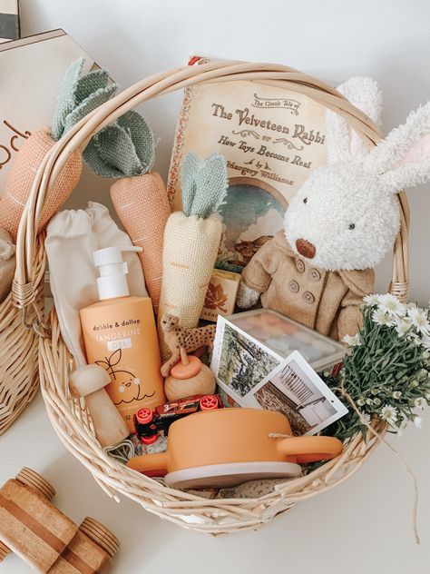 Neutral Easter Basket Ideas, Nature Easter Basket, Easter Presents For Kids, Easter Basket For Baby Boy, Easter Baskets For Babies, Easter Gift Boxes Ideas, Easter Basket Aesthetic, Easter Basket For Mom, Infant Easter Basket Ideas