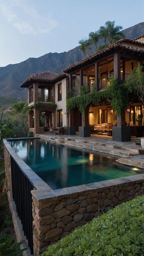 Hacienda Homes Mexican, Oaxaca Mexico Homes, Spanish House Style, Hacienda Moderna, Hacienda Style Homes Mexican Exterior, Style Homes Interior Design, Mexican Villa House, Luxury Hacienda, Mexican Ranch House