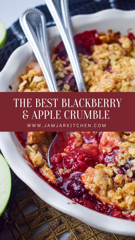 The best recipe for easy apple blackberry crisp Oatmeal Crumble Topping, Blackberry Crisp, Blackberry Crumble, Berry Crumble, Crumble Recipe, Crisp Recipe, Crumble Topping, Apple Crumble, Tasty Bites