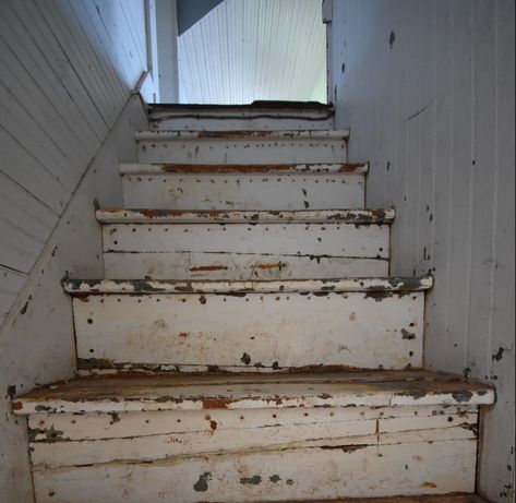 Farmhouse Before Tour Old Farmhouse Hallway, Restore Old Farmhouse, Old Farmhouse Ideas, Old Farmhouse Stairs, Old Farmhouse Staircase, 1880 Farmhouse Interior, Small Stairway Ideas, Old Small Farmhouse, 1700s Farmhouse