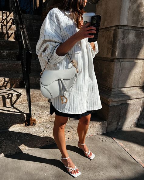 Dior season incoming 🤍🤍🤍 Dior Saddle Bag in White available to shop * * * * 🔎 #diorsaddlebag #diorsaddle #dior Dior Saddle Bag Outfit, Dior Bag Outfit, Dior Outfit, Outfits Styling, Vintage Closet, Dior Saddle, New England Style, England Style, Bags Aesthetic