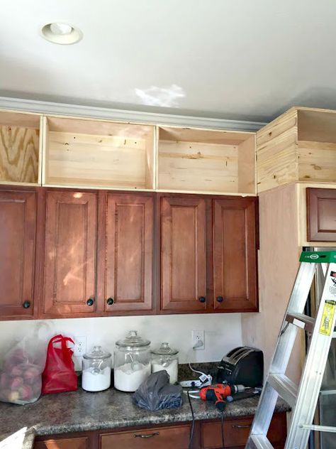 Kitchen Cabinets To Ceiling, Cabinets To Ceiling, Above Cabinets, Above Kitchen Cabinets, Kitchen Makeovers, Thrifty Decor, Kitchen Cabinets Makeover, New Kitchen Cabinets, Ideas Hogar