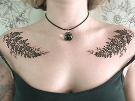 Botanisches Tattoo, 16 Tattoo, Fern Tattoo, Bone Tattoos, Handpoke Tattoo, Inspiration Tattoos, R Tattoo, Botanical Tattoo, Collar Bone Tattoo