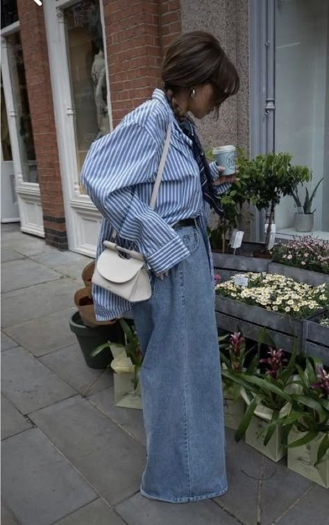 Wide Leg Outfit, Wide Leg Jeans Outfit, Wide Leg Pants Outfit, Jeans Outfit Ideas, Color Combinations For Clothes, Leg Pants Outfit, Stockholm Street Style, Looks Street Style, Outfit Trends