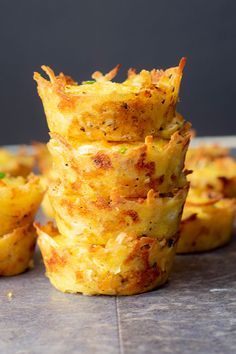 Twice Baked Hashbrown Cups, Hashbrown Quiche Cups, Hashbrown Casserole Cups, Hashbrown Cups Muffin Tins, Hashbrown Muffin Cups, Bacon And Egg Breakfast Cups, Hashbrown Appetizer, Hashbrown Breakfast Cups, Breakfast Ideas With Potatoes