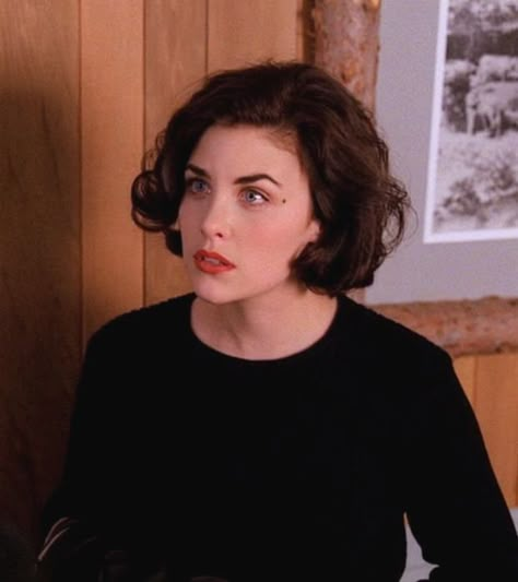 Sherilyn Fenn 90s, Sherylin Fenn, Black Bobs, Audrey Horne, When You Kiss Me, Sherilyn Fenn, Fire Walk With Me, Laura Palmer, Black Bob