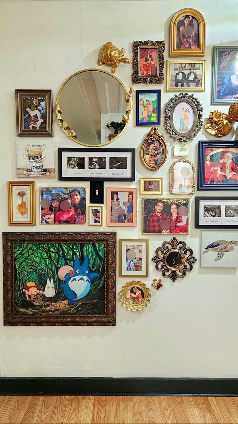 Media Decor Ideas, Maximalist Frame Wall, Personal Pictures On Wall Ideas, Mismatched Wall Frames, Colorful Vintage Gallery Wall, Magazine Gallery Wall, Random Picture Frames On The Wall, Mix And Match Frames On Wall, Apartment Wall Collage