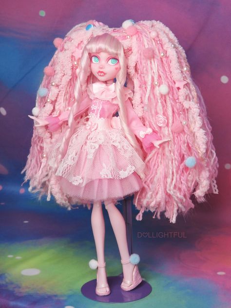 Sakura, the pink, PiNk, PINKEST! doll on earth! Monster High Draculaura OOAK custom repaint by Dollightful Sylvia Core, Ishoku Hada, Everything Fashion, Bdj Dolls, Earth Monster, Doll Customizing, Monster High Draculaura, Doll Customization, Monster High Custom Doll