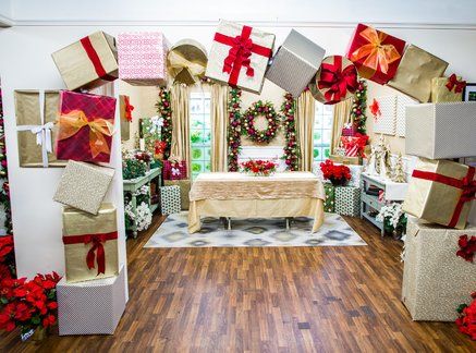 DIY PRESENT ARCH - Ken Wingard is taking plywood and turning it into a festive arch for the holidays. Op Background, Present Arch, New Years Eve Ball, Christmas Arch, Breakfast With Santa, Christmas App Icons Instagram, Diy Christmas Presents, Christmas App Icons, Christmas Background Images