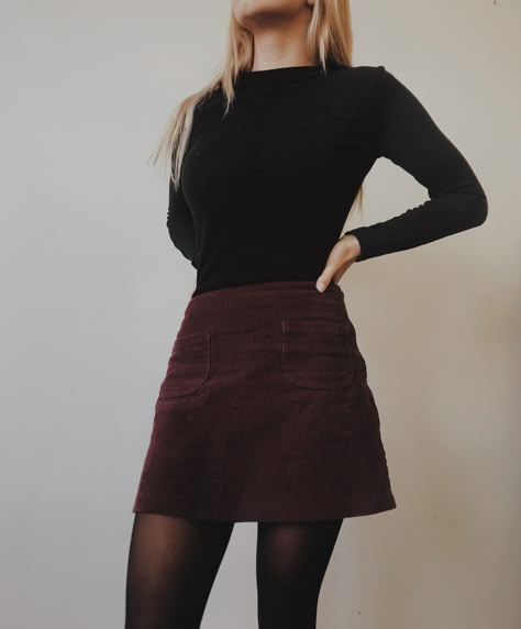 Maroon Corduroy Skirt Outfit, Courdory Skirt Outfits, Black Corduroy Skirt Outfit, Brown Corduroy Skirt Outfit, Cord Skirt Outfit, Cordoroy Skirt, Winter Dates, Corduroy Skirt Outfit, Brown Corduroy Skirt