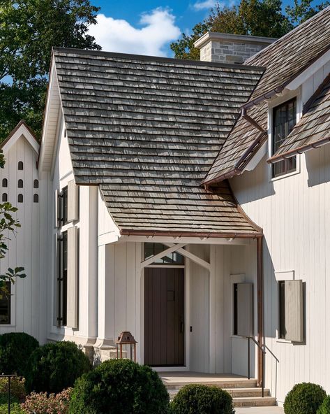 Pfeffer Torode Architecture (@pfeffertorode) • Instagram photos and videos Eclectic Room Design, Rain Screen, Meadow House, Cedar Shake Roof, Cedar Shake, Shake Roof, Garage Exterior, Cedar Shakes, Farmhouse Exterior