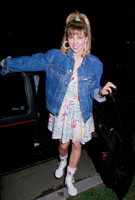 The shoes...miss those!! #80SFashionTrends 80s Outfits Spirit Week, Decades Day, Decades Costumes, Grunge Style Outfits, 1980s Fashion Trends, Soft Grunge Outfits, 80s Outfits, Wedding Singer, 80s Fashion Trends