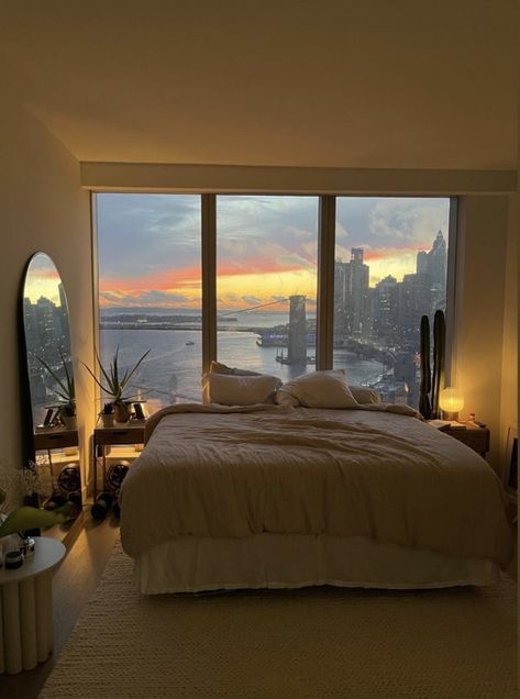 Appartement New York, Apartment View, Dream Apartment Decor, Future Apartment Decor, Dream House Rooms, New York Apartment, Dream Room Inspiration, Room Makeover Bedroom, Dream Apartment